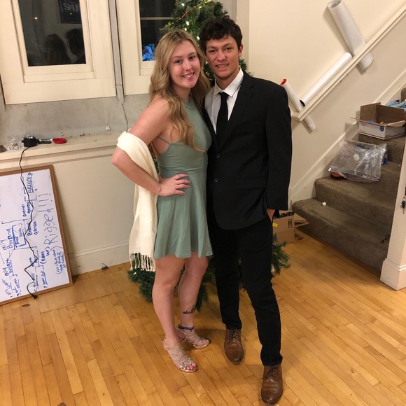 Meet your Posher, Ally - Picture 4 of 4